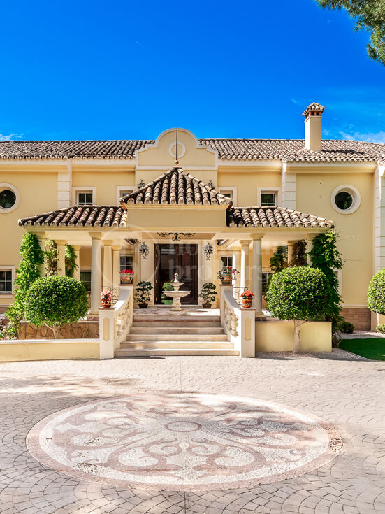 Villa Solomia - with Breathtaking Views in Sierra Blanca