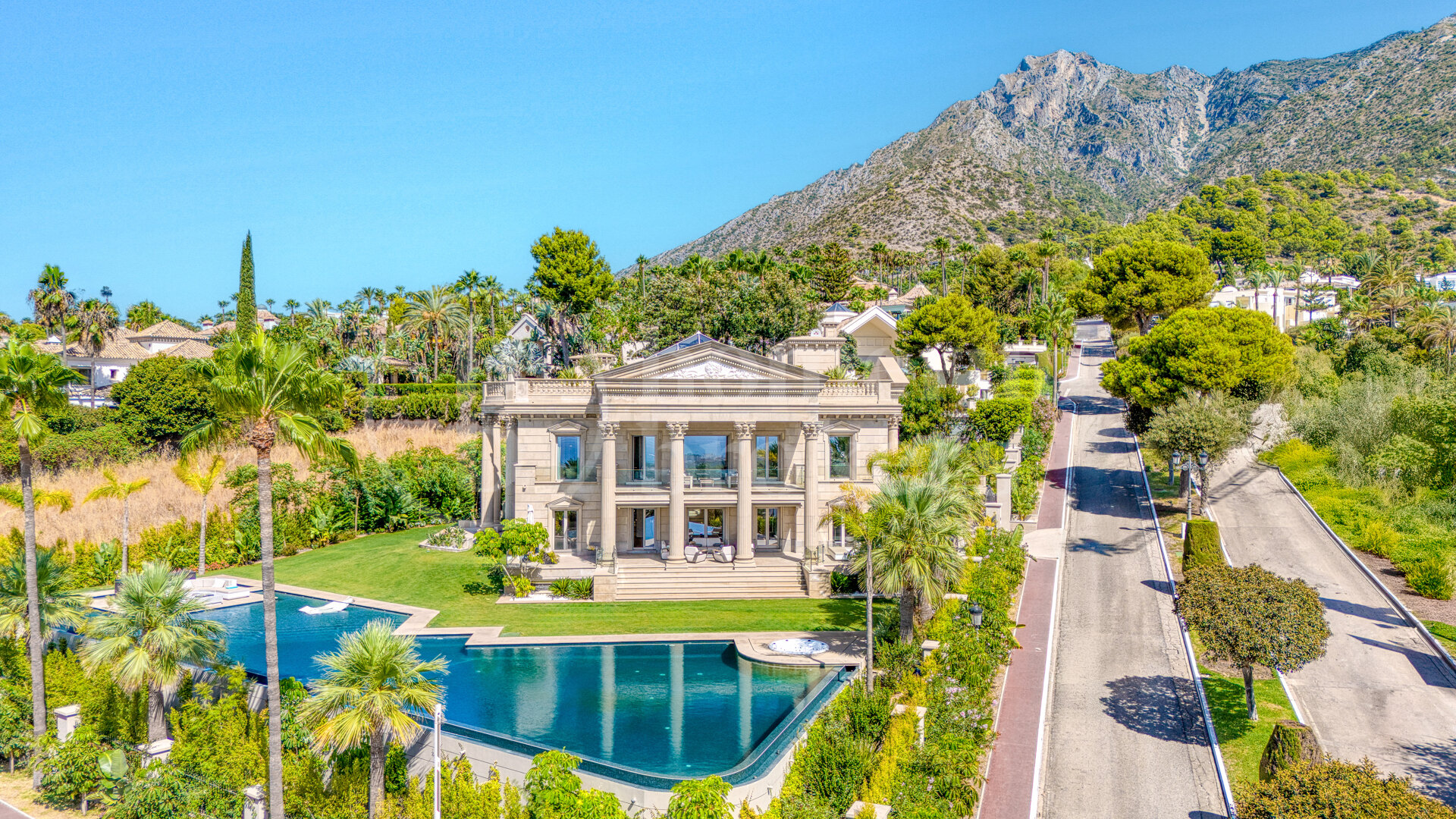 Vilal Dimora - Luxury Mansion in Sierra blanca