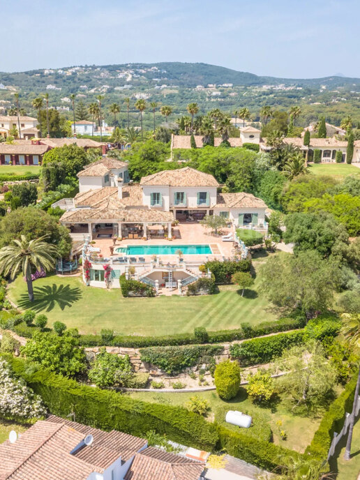 Villa Francesca - Spacious 9-Bedroom Villa with Panoramic Views in Sotogrande Alto