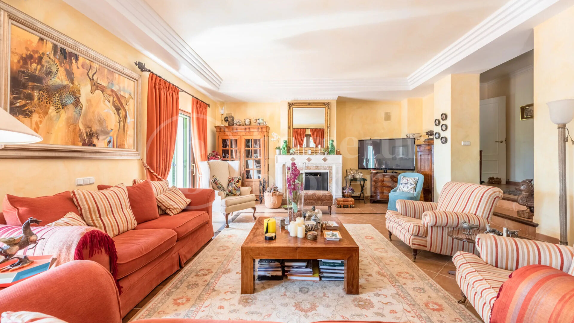 Villa Francesca - Spacious 9-Bedroom Villa with Panoramic Views in Sotogrande Alto