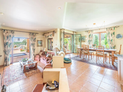 Villa Francesca - Rymlig 9 sovrum Villa med panoramautsikt i Sotogrande Alto