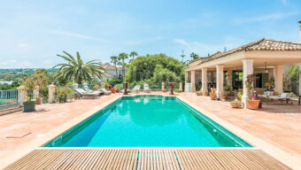 Villa Francesca - Spacious 9-Bedroom Villa with Panoramic Views in Sotogrande Alto