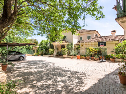 Villa Francesca - Rymlig 9 sovrum Villa med panoramautsikt i Sotogrande Alto