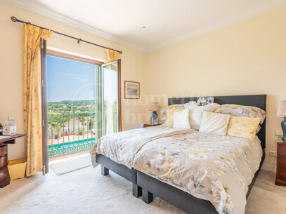 Villa Francesca - Rymlig 9 sovrum Villa med panoramautsikt i Sotogrande Alto