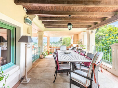 Villa Francesca - Rymlig 9 sovrum Villa med panoramautsikt i Sotogrande Alto