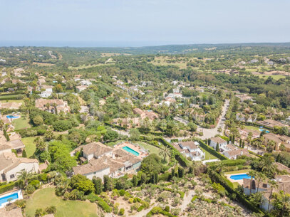 Villa Francesca - Rymlig 9 sovrum Villa med panoramautsikt i Sotogrande Alto