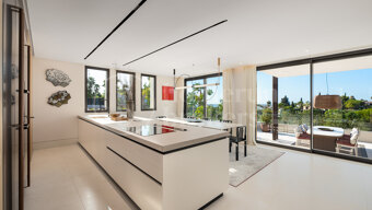 Villa Haven – Contemporary Luxury Villa in Marbella Hill Club