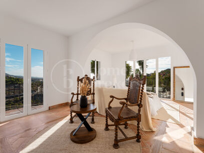 Villa Esencia - Investment and redevelopment Opportunity in El Madroñal