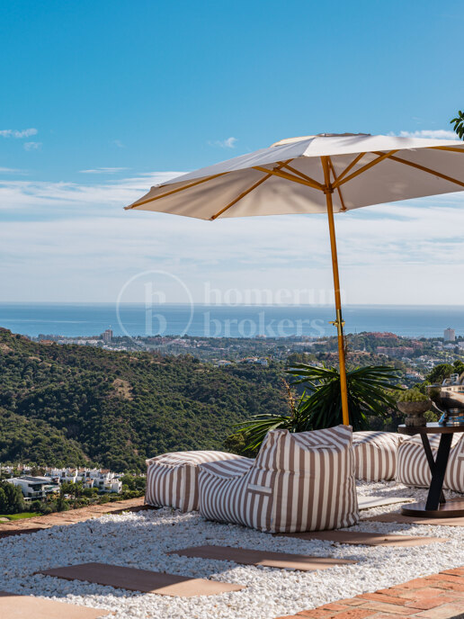 Villa Esencia - Elegant Andalusian Luxury Villa with Panoramic Sea Views
