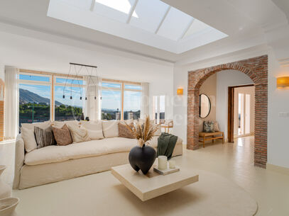 Villa Esencia - Investment and redevelopment Opportunity in El Madroñal