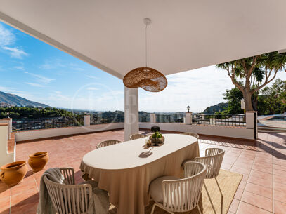Villa Esencia - Investment and redevelopment Opportunity in El Madroñal
