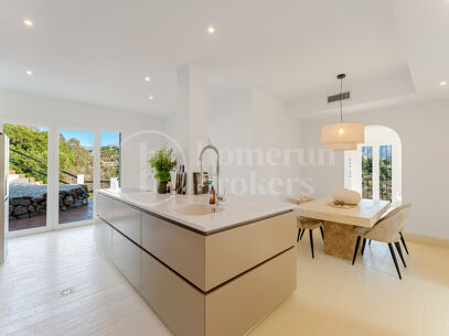 Villa Esencia - Investment and redevelopment Opportunity in El Madroñal