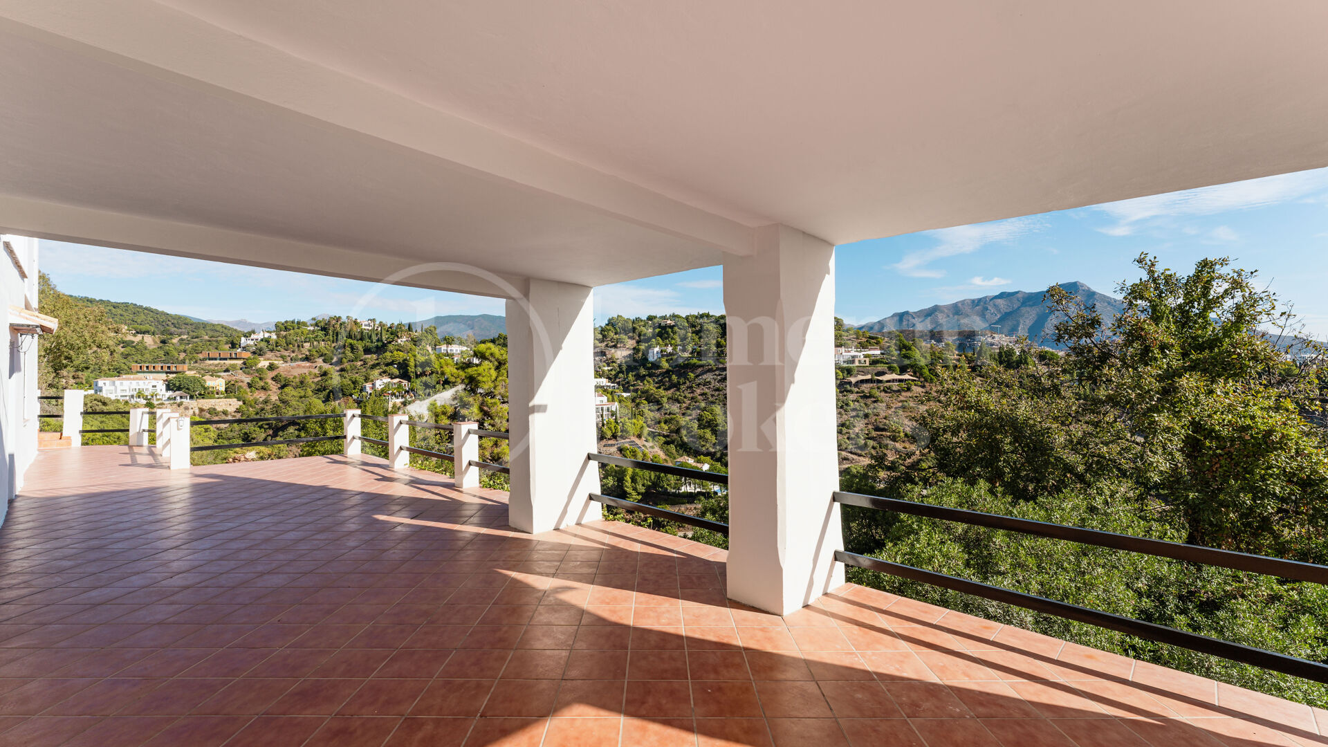 Villa Esencia - Investment and redevelopment Opportunity in El Madroñal