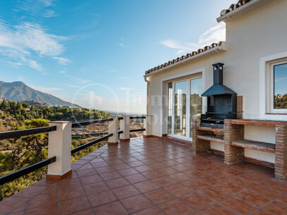 Villa Esencia - Investment and redevelopment Opportunity in El Madroñal