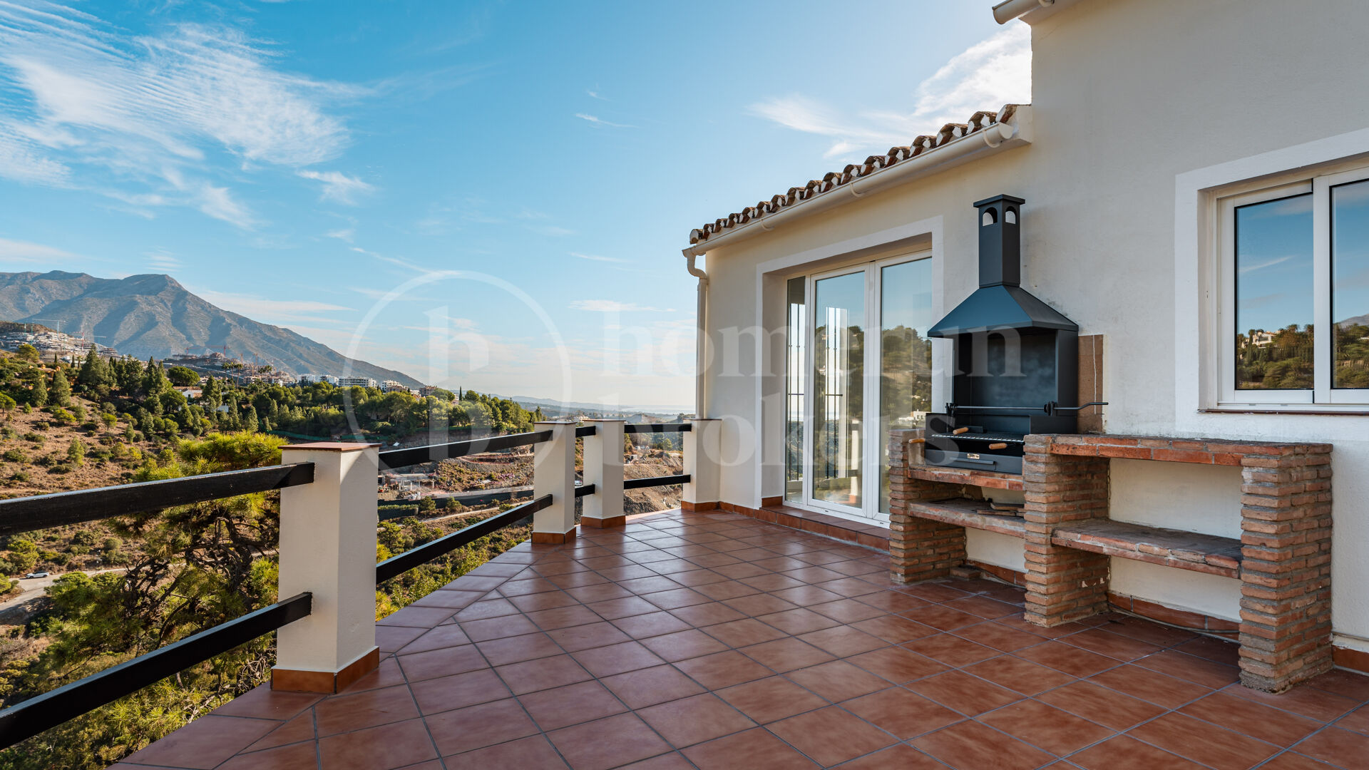 Villa Esencia - Investment and redevelopment Opportunity in El Madroñal