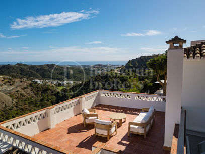 Villa Esencia - Investment and redevelopment Opportunity in El Madroñal