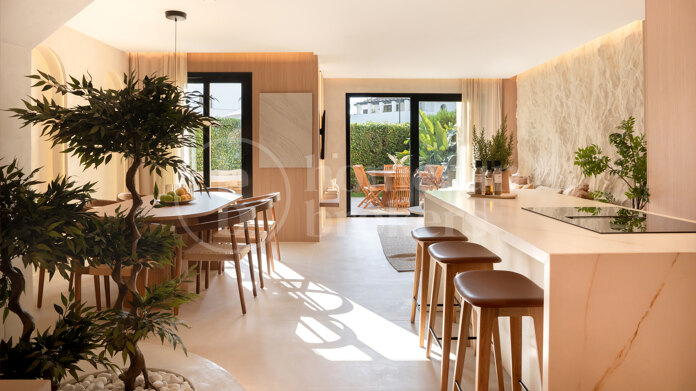 Casa Alma - Contemporary Townhouse in Azalea Beach