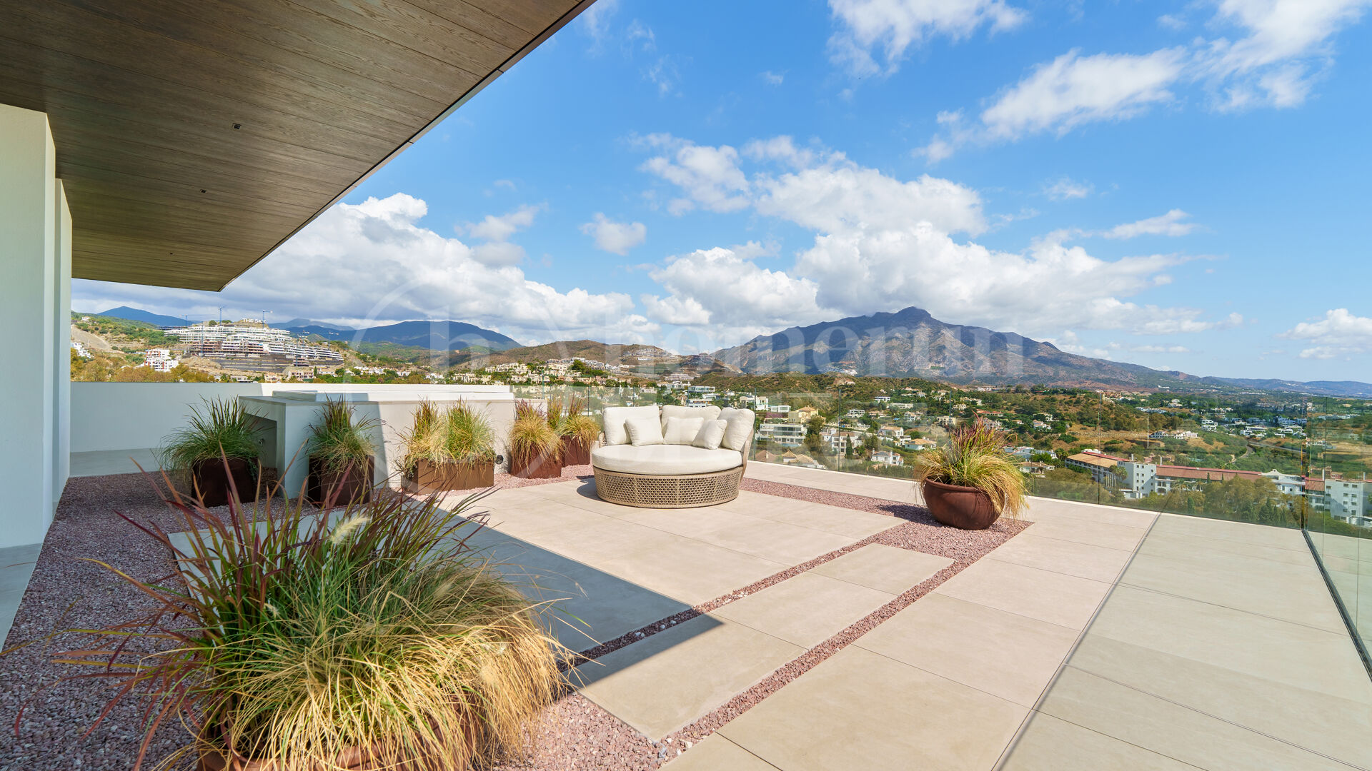 Casa Orquídea – Exceptional Modern Residence with Panoramic Views in El Herrojo Alto