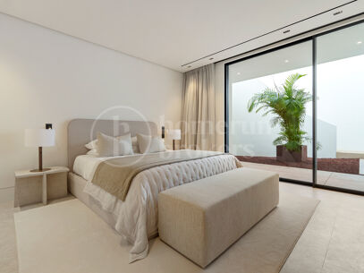Casa Orquídea – Exceptional Modern Residence with Panoramic Views in El Herrojo Alto