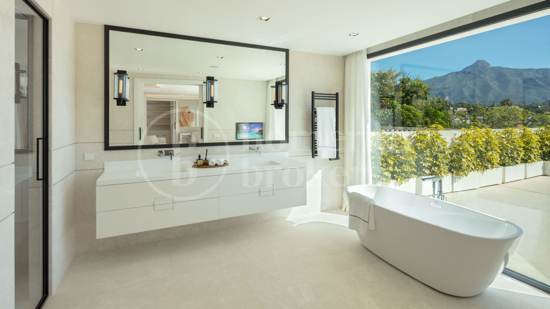 Villa Mercedes - Luxury Villa in Las Brisas Golf