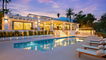 Villa till försäljning i Nueva Andalucia, Marbella (alla områden)