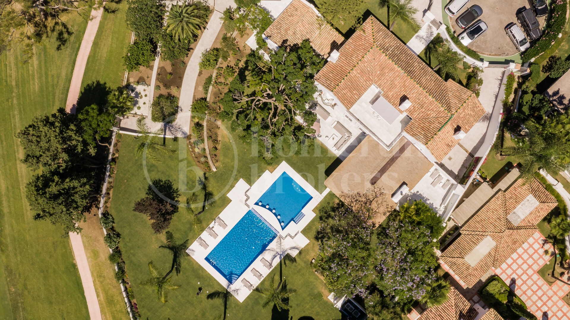 Villa Hermosa – Elegant 6-Bedroom Villa for Sale in La Cerquilla, Nueva Andalucía