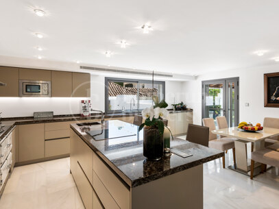 Villa Hermosa - Elegant 6 sovrum Villa till salu i La Cerquilla, Nueva Andalucía
