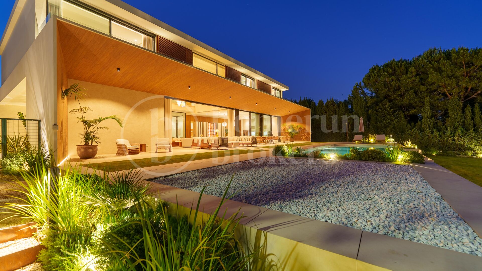 Guadalmina 720 – Contemporary six Bedroom Villa in Guadalmina Alta, Marbella