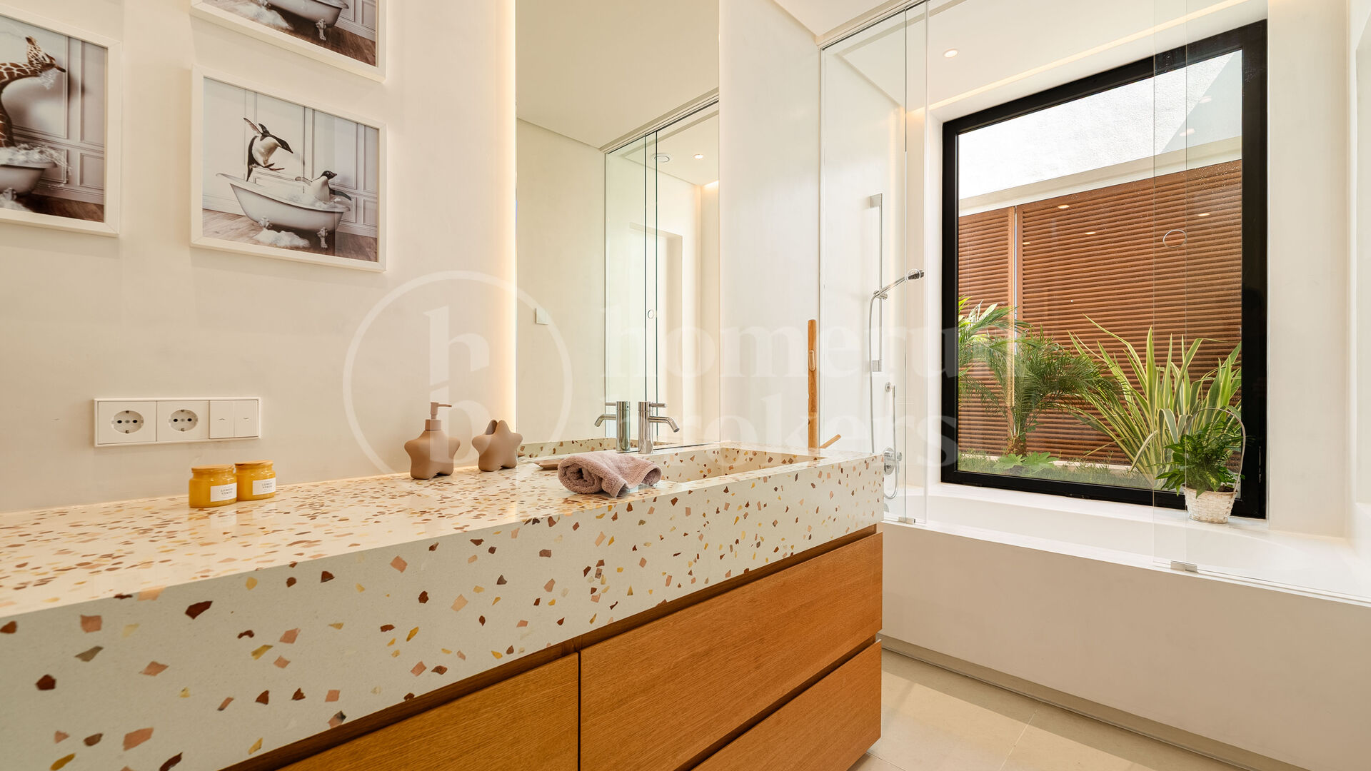 Guadalmina 720 – Contemporary six Bedroom Villa in Guadalmina Alta, Marbella