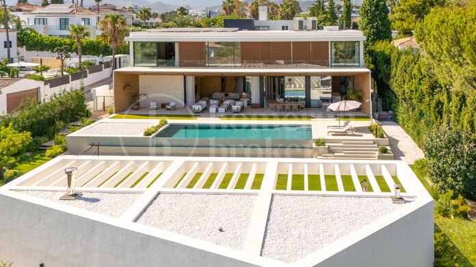 Guadalmina 720 – Contemporary six Bedroom Villa in Guadalmina Alta, Marbella