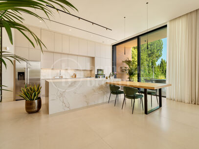 Guadalmina 720 – Contemporary six Bedroom Villa in Guadalmina Alta, Marbella