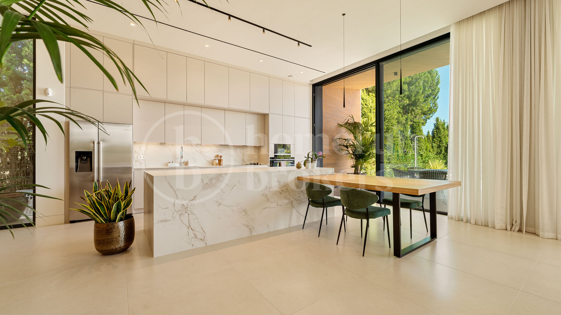 Guadalmina 720 – Contemporary six Bedroom Villa in Guadalmina Alta, Marbella