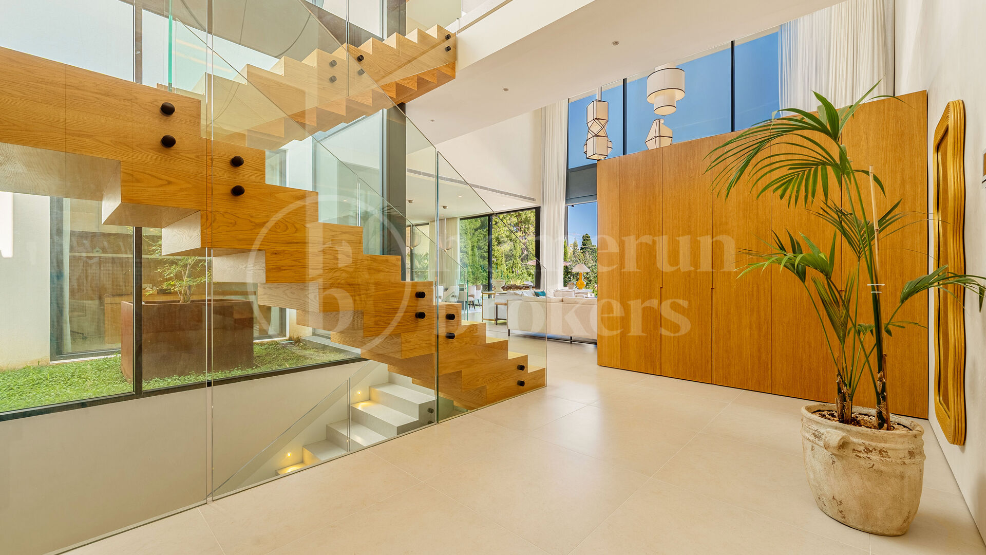 Guadalmina 720 – Contemporary six Bedroom Villa in Guadalmina Alta, Marbella