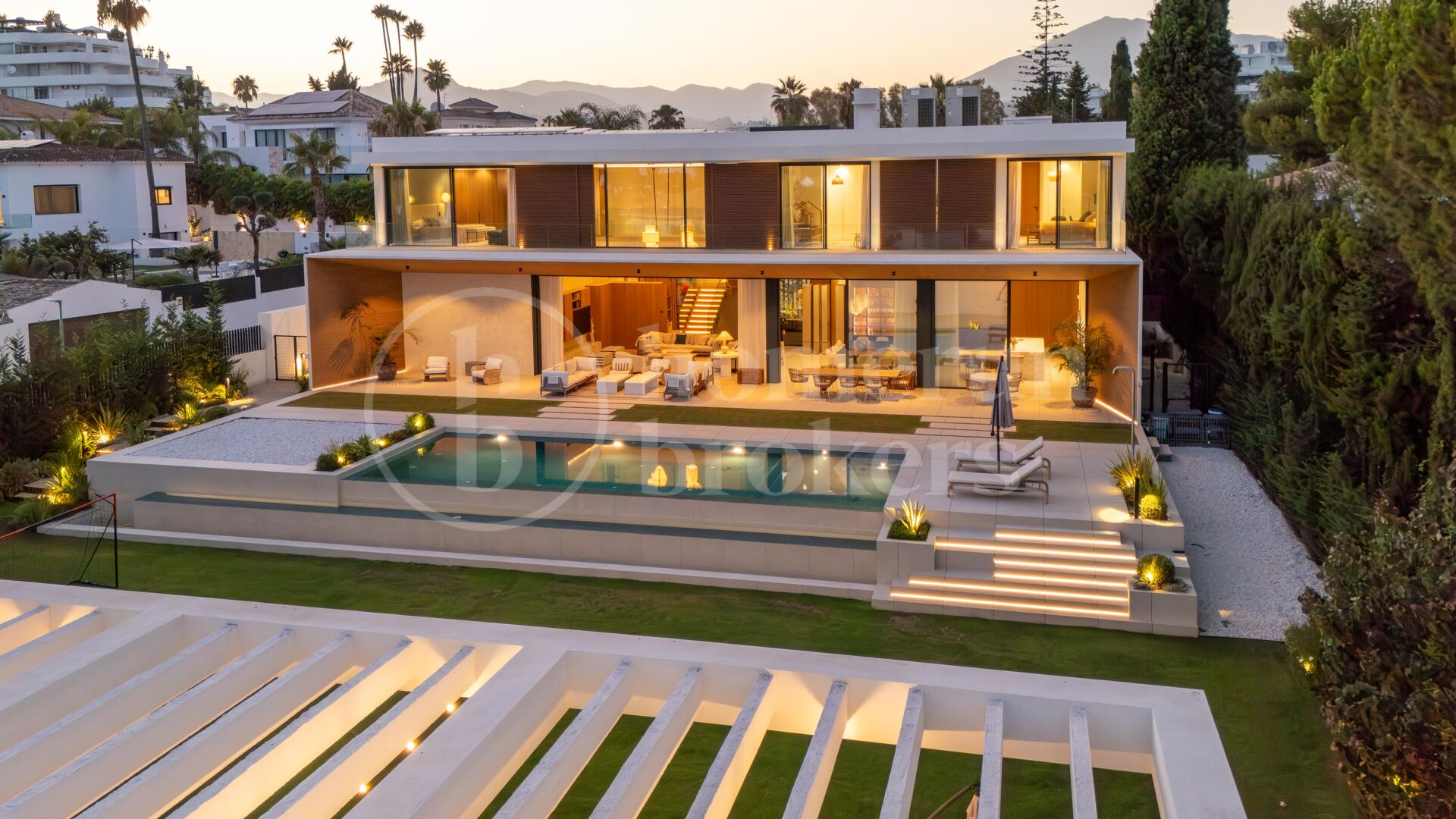 Guadalmina 720 – Contemporary six Bedroom Villa in Guadalmina Alta, Marbella