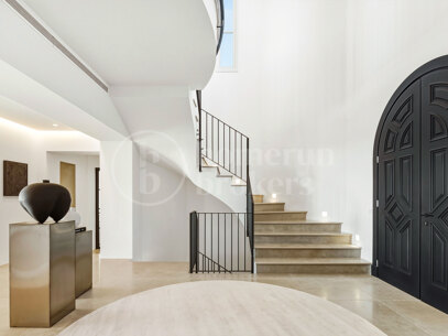 Villa Marbella – Luxury Mansion with Panoramic Views