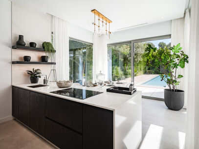 Villa Celia - Elegant modern villa i Marbellas nya gyllene Mile