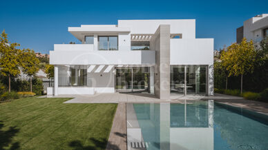 Villa Celia – Elegant Contemporary Villa in Marbella’s New Golden Mile