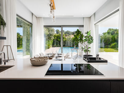 Villa Celia - Elegant modern villa i Marbellas nya gyllene Mile