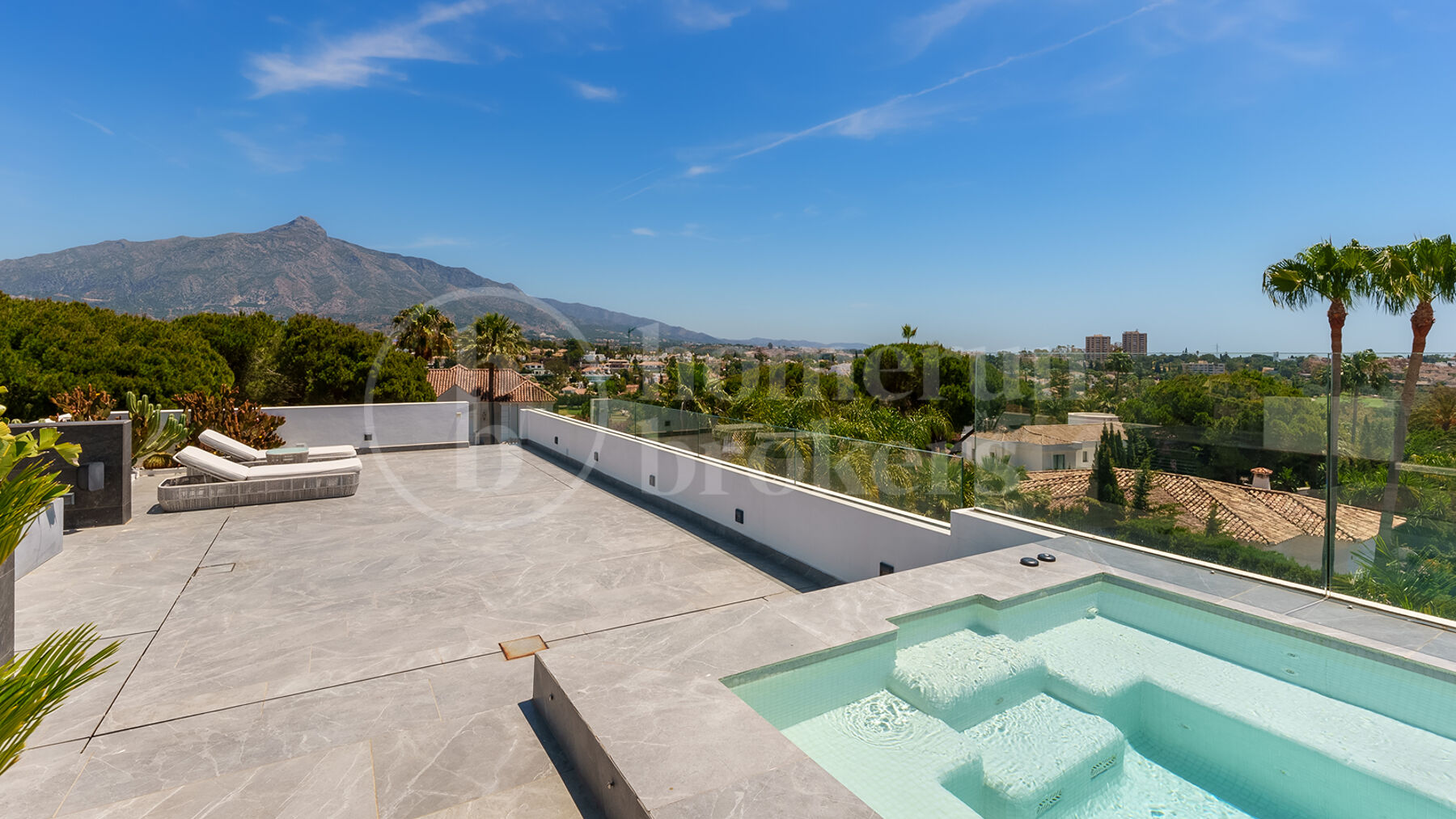 Villa Marina - Modern Villa till salu i Las Brisas, Nueva Andalucía