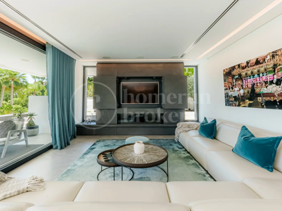 Villa Marina - Contemporary Villa for Sale in Las Brisas, Nueva Andalucía