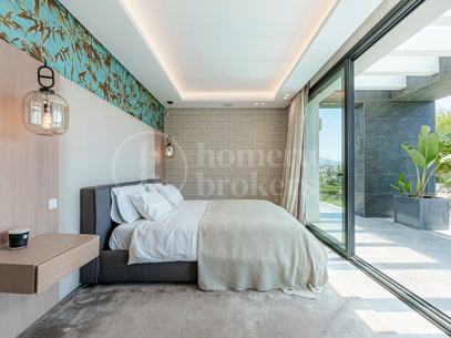 Villa Marina - Contemporary Villa for Sale in Las Brisas, Nueva Andalucía