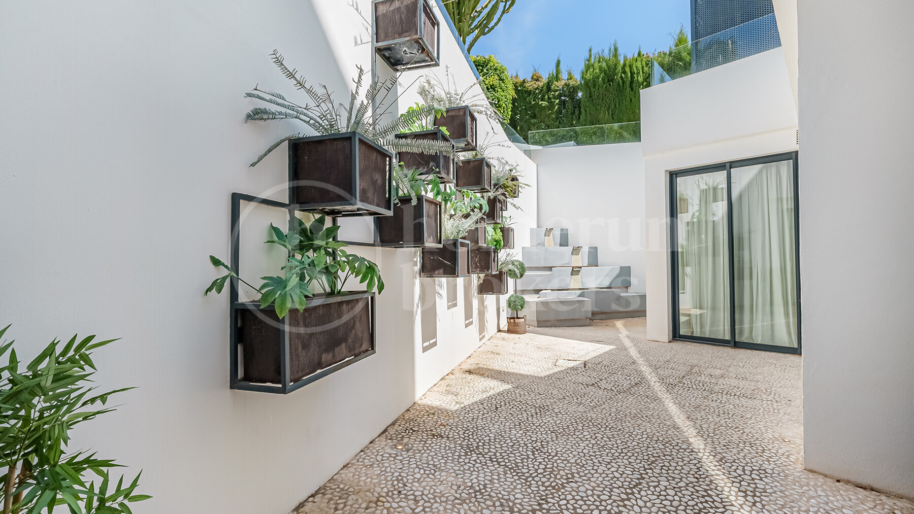Villa Marina - Contemporary Villa for Sale in Las Brisas, Nueva Andalucía