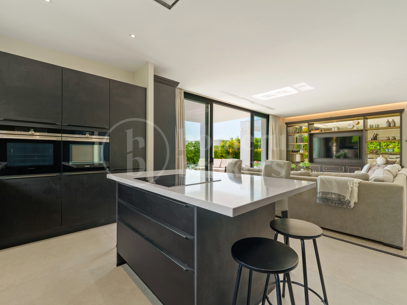 Casa Clare – Modern lyxvilla till salu i La Quinta, Marbella
