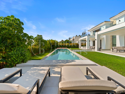 Casa Clare – Modern lyxvilla till salu i La Quinta, Marbella