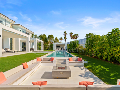 Casa Clare – Modern lyxvilla till salu i La Quinta, Marbella