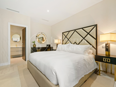 Casa Clare – Modern lyxvilla till salu i La Quinta, Marbella
