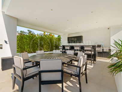 Casa Clare – Modern lyxvilla till salu i La Quinta, Marbella