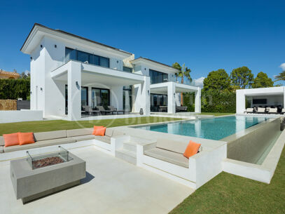 Casa Clare – Contemporary Luxury Villa for Sale in La Quinta, Marbella
