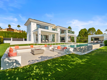 Casa Clare – Modern lyxvilla till salu i La Quinta, Marbella