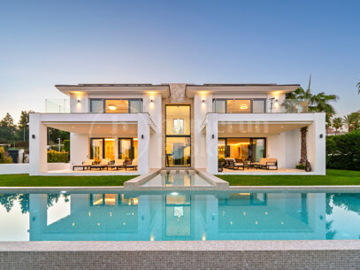 Casa Clare – Modern lyxvilla till salu i La Quinta, Marbella